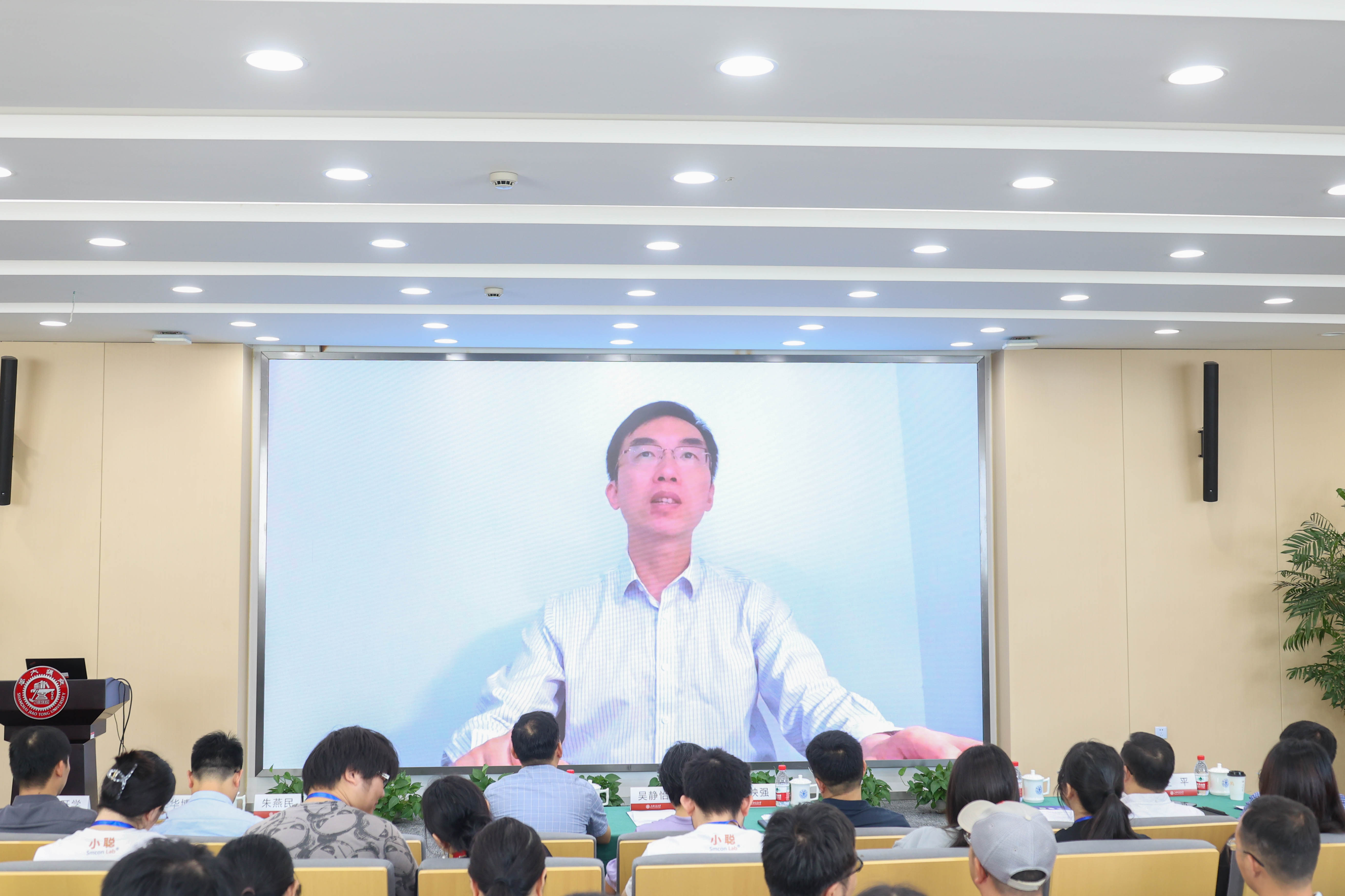 易游娱乐官网-易游娱乐EASYGAME
院长、中国科学院院士 樊春海.JPG